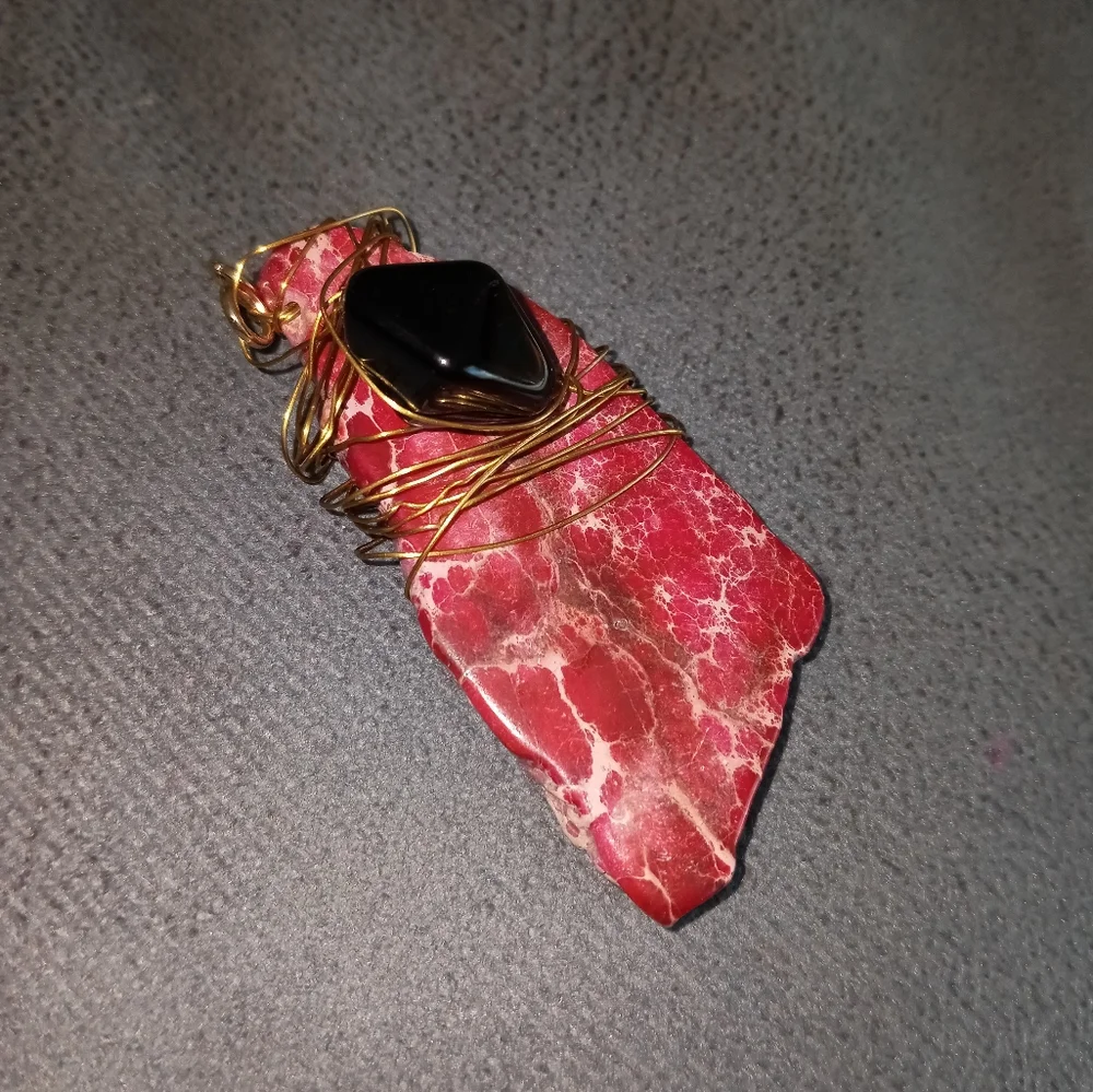 New gold wire wrapped gemstone pendant pink turquoise agate choker necklace